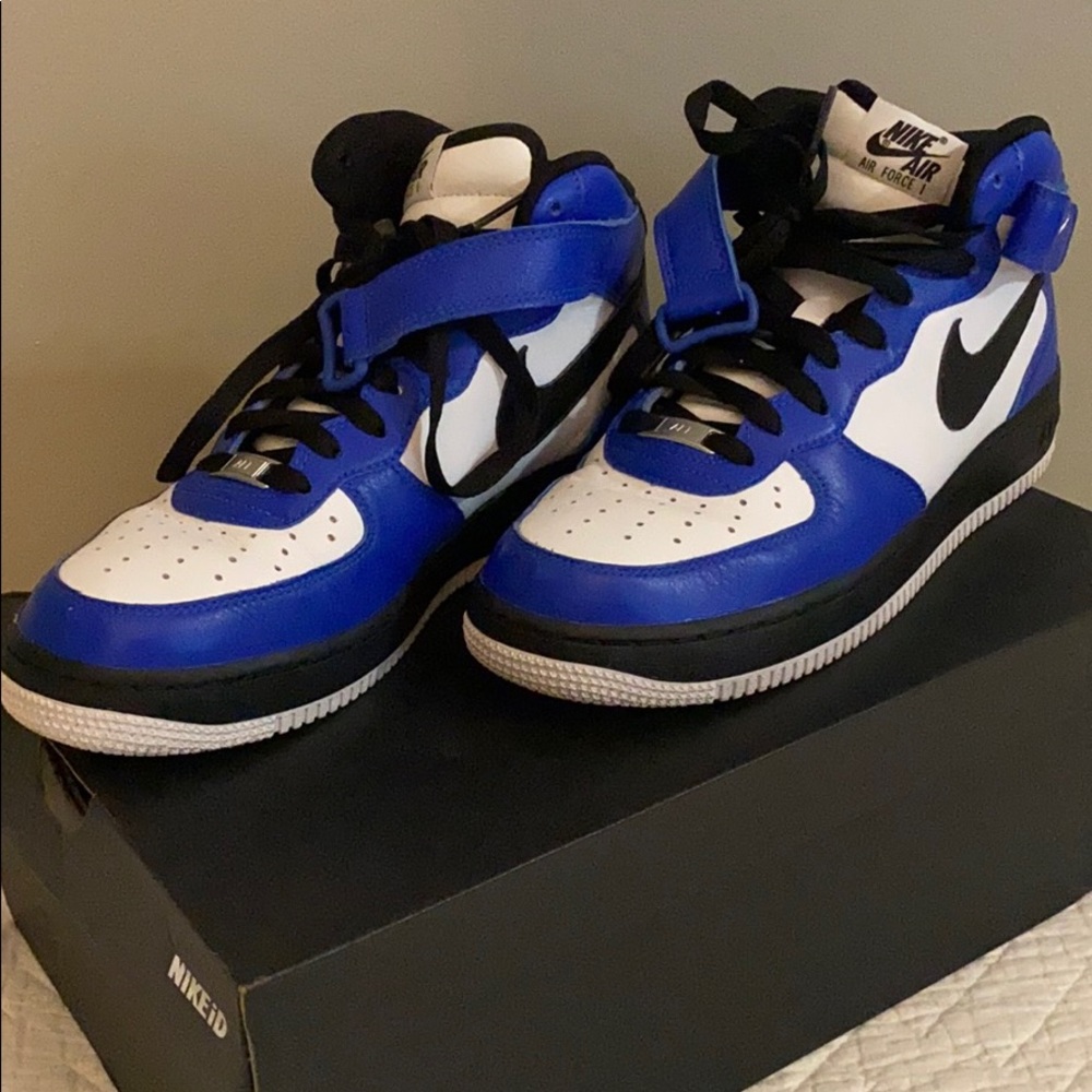 Nike Air Force 1. Size W10.